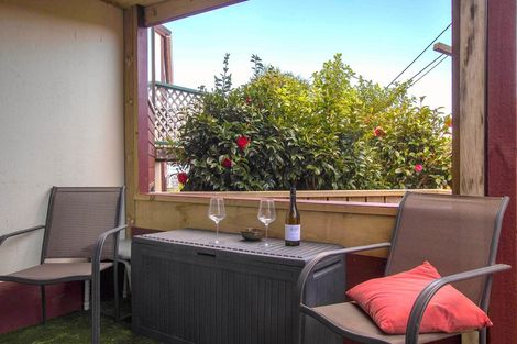 Photo of property in 53 Hankey Street, Mount Cook, Wellington, 6011