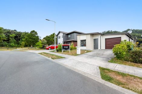 Photo of property in 6 Pattullo Crescent, Wallaceville, Upper Hutt, 5018
