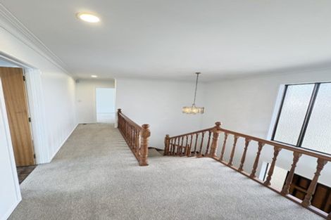Photo of property in 2/90 Royal View Road, Te Atatu South, Auckland, 0610