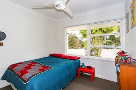 Photo of property in 16 Kaiwaka Road, Waiuku, 2123