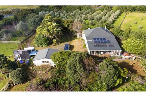 Photo of property in 404 Awhitu Central Road, Awhitu, Waiuku, 2684