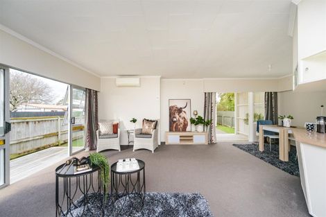 Photo of property in 9 Fagan Street, Bulls, 4818