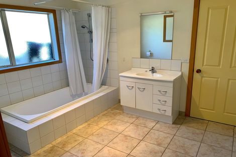 Photo of property in 19a Oakridge Drive, Kerikeri, 0230