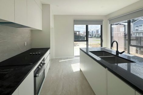 Photo of property in 16 Yellow Pear Lane, Karaka, 2578