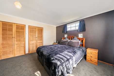 Photo of property in 18 Akron Grove, Totara Park, Upper Hutt, 5018