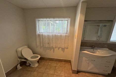 Photo of property in 28 Halver Road, Hillpark, Auckland, 2102