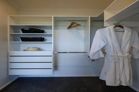 Photo of property in 32 Te Piriti Road, One Tree Point, 0118