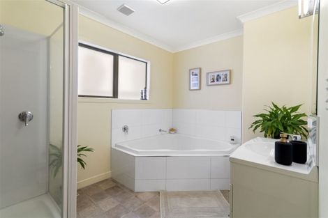 Photo of property in 17 Tudor Grove, Whitianga, 3510