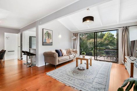 Photo of property in 1/4 Eastwood Rise, Browns Bay, Auckland, 0630