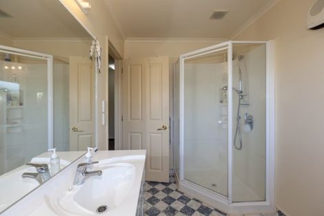 Photo of property in 83 Guildford Drive, Paraparaumu, 5032