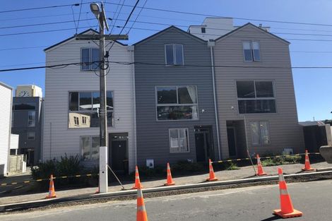 Photo of property in 7/15 Roxburgh Street, Mount Victoria, Wellington, 6011