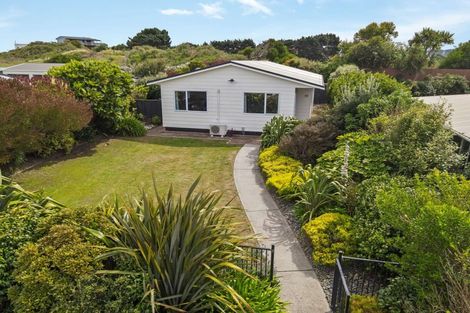 Photo of property in 19 Waitote Street, Castlecliff, Whanganui, 4501