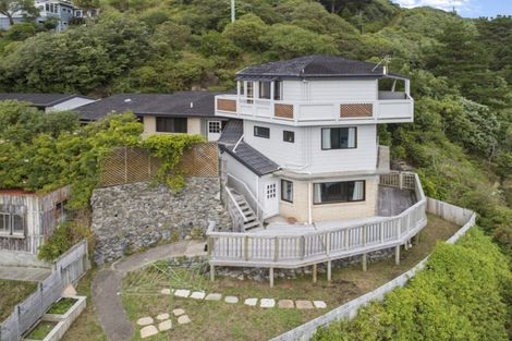 Photo of property in 98 View Road, Houghton Bay, Wellington, 6023
