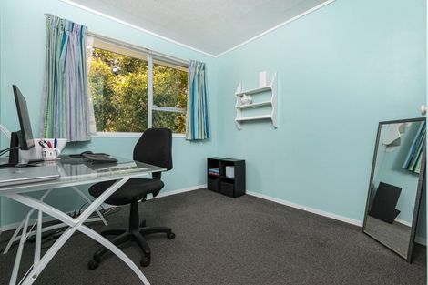 Photo of property in 9 Denver Avenue, Sunnyvale, Auckland, 0612