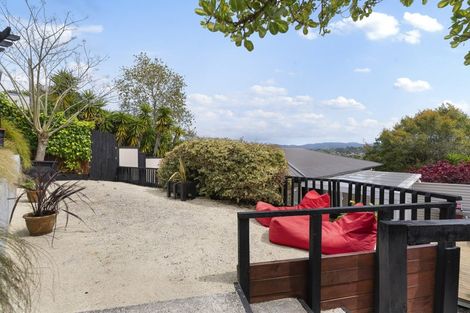 Photo of property in 2/11 Rangeview Road, Sunnyvale, Auckland, 0612