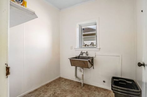 Photo of property in 31 Jackson Street, College Estate, Whanganui, 4500