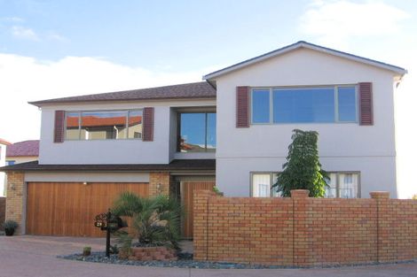 Photo of property in 28 Kaseng Place, East Tamaki Heights, Auckland, 2016