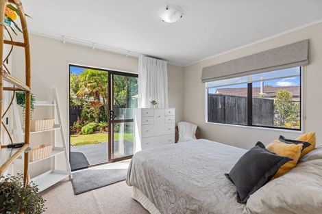 Photo of property in 10a Hayley Grove, Papamoa Beach, Papamoa, 3118