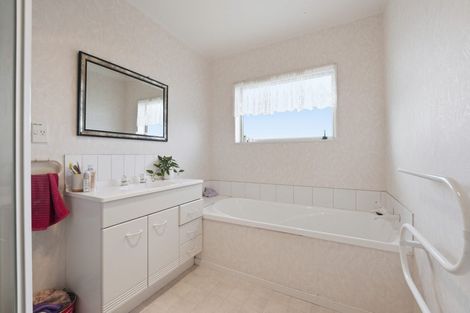Photo of property in 14 Brymer Road, Grandview Heights, Hamilton, 3200