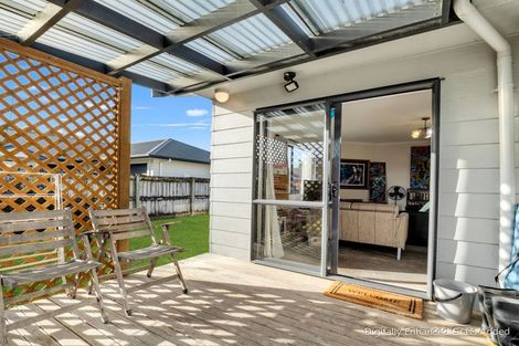 Photo of property in 32 Dahlstrom Grove, Kelvin Grove, Palmerston North, 4414