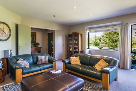 Photo of property in 2 Flaxen Way, Kinloch, Taupo, 3377