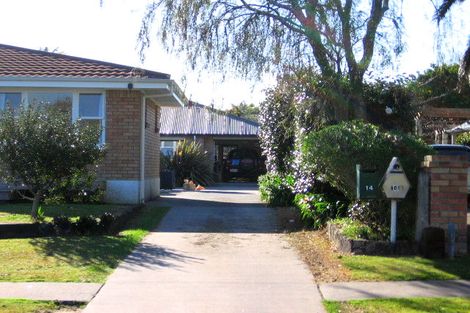 Photo of property in 14 Dover Road, St Andrews, Hamilton, 3200