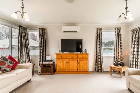 Photo of property in 300b Pages Road, Wainoni, Christchurch, 8061