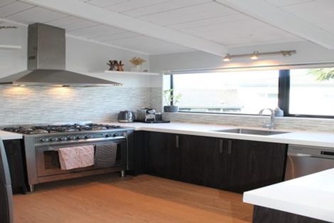 Photo of property in 10 Tokay Place, Huapai, Kumeu, 0810