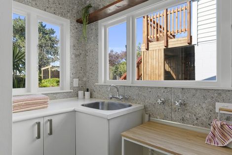 Photo of property in 87 Saint Andrews Hill Road, Mount Pleasant, Christchurch, 8081