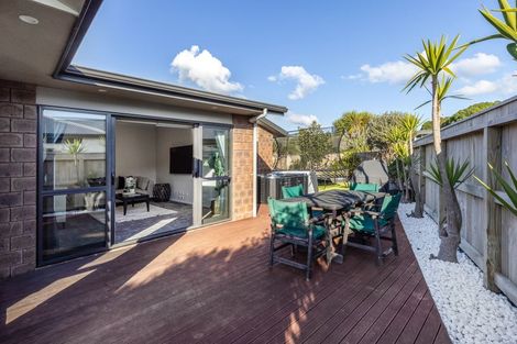 Photo of property in 12 Hulme Way, Raumati Beach, Paraparaumu, 5032