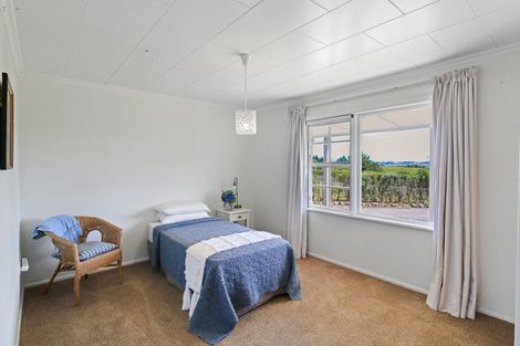Photo of property in 234 Kawiu Road, Levin, 5510
