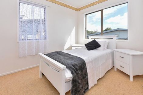 Photo of property in 3 Iris Place, Clendon Park, Auckland, 2103
