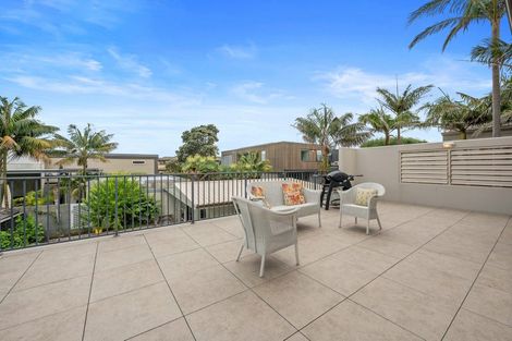 Photo of property in 31 Ocean View Road, Milford, Auckland, 0620