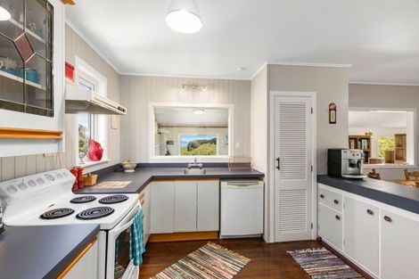 Photo of property in 37 Titiro Moana Road, Korokoro, Lower Hutt, 5012