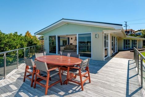 Photo of property in 53 Omokoroa Road, Omokoroa, 3114