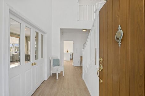 Photo of property in 87 Eliot Street, New Plymouth, 4310