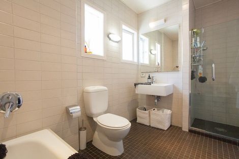 Photo of property in 8 Weona Place, Westmere, Auckland, 1022