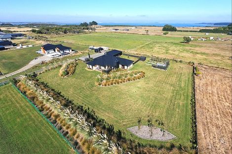 Photo of property in 81 Watt Road, Otatara, Invercargill, 9879