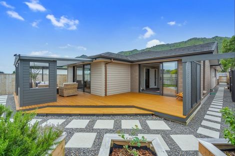 Photo of property in 11 Mahia Lane, Waikanae, 5036