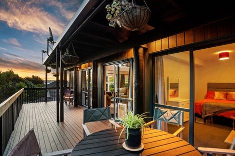 Photo of property in 3a Whiorau Grove, Lowry Bay, Lower Hutt, 5013