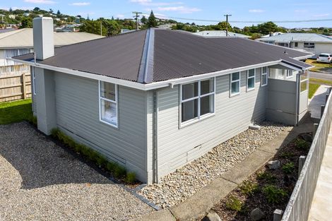 Photo of property in 39 Whanga Crescent, Titahi Bay, Porirua, 5022