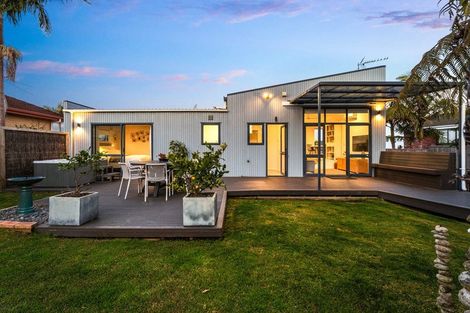 Photo of property in 8 Brixton Road, Manly, Whangaparaoa, 0930