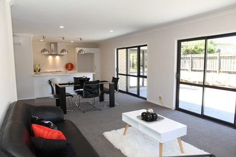 Photo of property in 5 Market Lane, Westown, New Plymouth, 4310