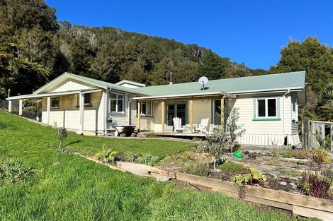 Photo of property in 1042 Main Road, Dobson, Greymouth, 7805