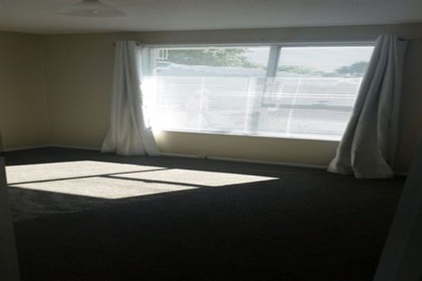 Photo of property in 17 Mckellar Place, Hornby, Christchurch, 8042