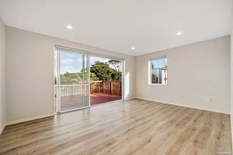 Photo of property in 11a Kaihu Street, Northcote, Auckland, 0627