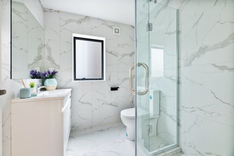 Photo of property in 5/237 Swanson Road, Henderson, Auckland, 0610