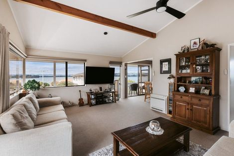 Photo of property in 103 Harbour View Road, Omokoroa, 3114