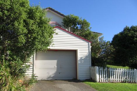 Photo of property in 28 Raroa Terrace, Tawa, Wellington, 5028
