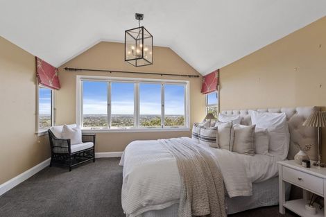 Photo of property in 14 Macmillan Avenue, Cashmere, Christchurch, 8022